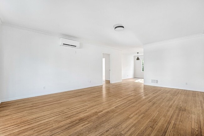 Photo - Newly updated 2-Bedroom 1-Bath Residence in the Heart of Los Feliz Unit #2