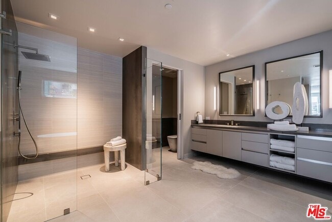 Photo - 2391 Roscomare Rd Unit 401