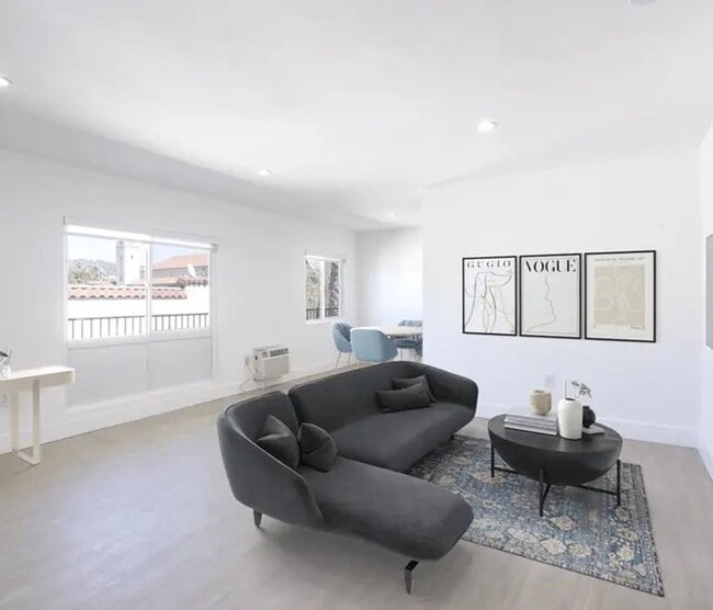 Photo - 1727 N Edgemont St