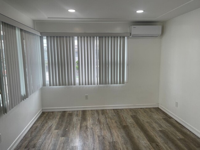 Photo - Updated 1 Bedroom 1 Bathroom apartment in San Diego Unit 3804 #2
