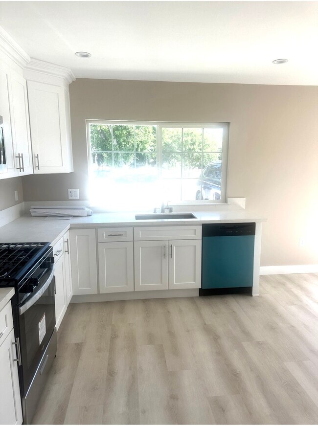 Photo - 24047 Gilmore St