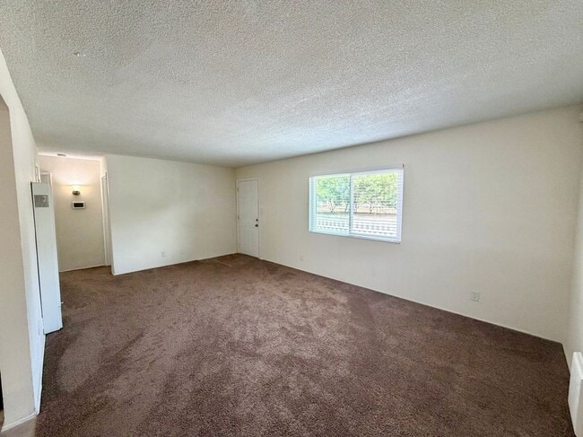 Photo - 711 E Oakland Ave