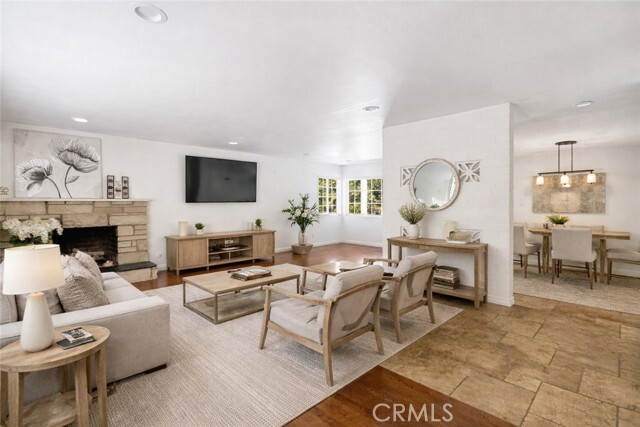 Photo - 7044 White Oak Ave