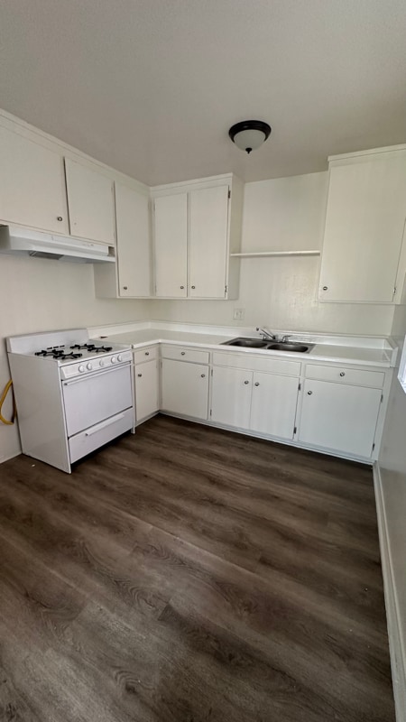 Building Photo - 6833 Sepulveda Blvd Rental