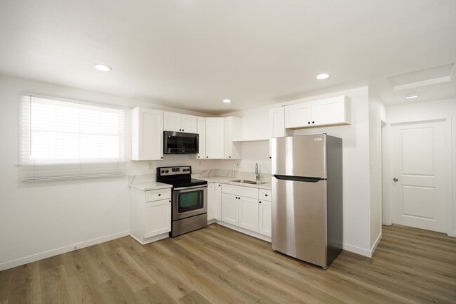 Building Photo - 4920 Granada Ave Unit 4920 Granada Avenue #2