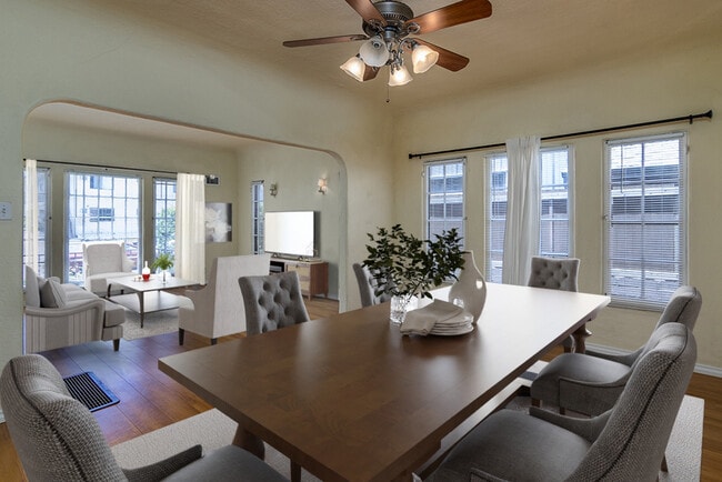 Dining Room - 4015 Edenhurst Ave Unit 4015