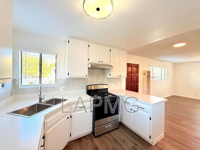 Building Photo - 2506-2508 Norfolk Street