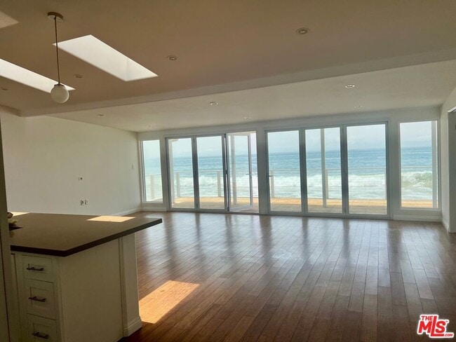 Photo - 25164 Malibu Rd Unit FrontHouse