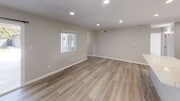 Photo - 5BD/2BA with Garage! Townhome