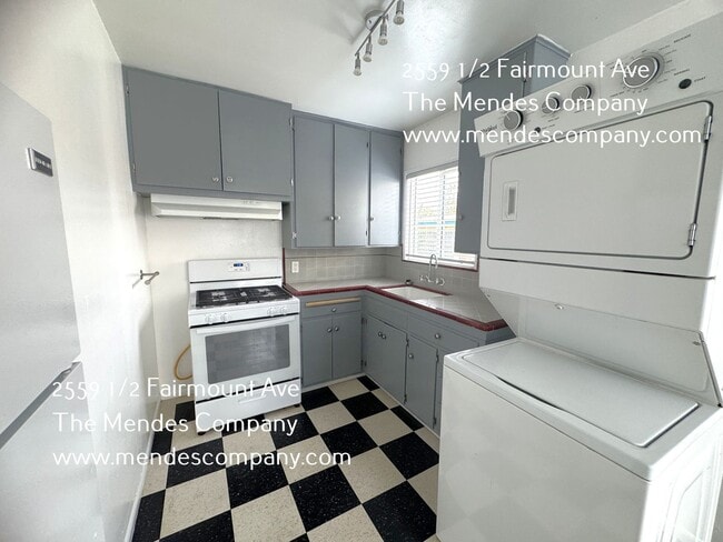 Photo - 2559-2563 Fairmount Avenue-2559 1/2 Unit 2559 1/2