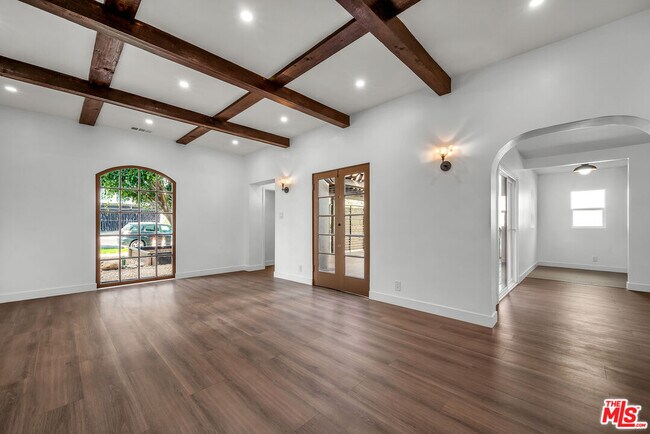 Photo - 1450 Reeves St