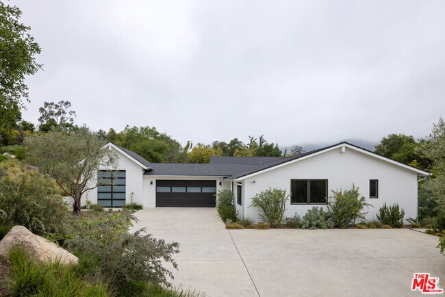 Building Photo - 3155 Eucalyptus Hill Rd Rental