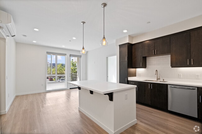 Building Photo - 1710 On the Blvd Rental