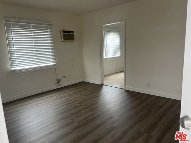 Photo - 224 1/2 E Ave 42