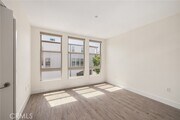 Photo - 576 S Brea Blvd Townhome