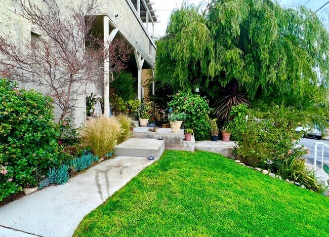 Photo - 2113 Clark Ln