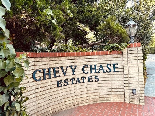 Photo - 2255 E Chevy Chase Dr