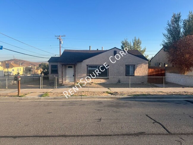 Photo - 101 E Desert View Dr