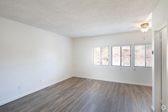 Building Photo - *OPEN HOUSE: 5/10 10AM-12PM* Studio in Mis... Unit 3667