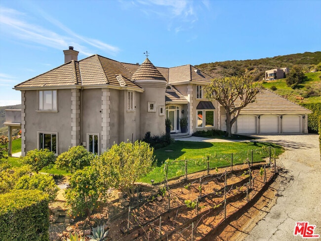 Building Photo - 3000 Sequit Dr Rental
