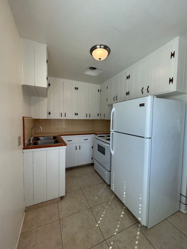 Photo - 1 Bed, 1 Bath in Central SD! Water/Trash I... Unit 4444 #7