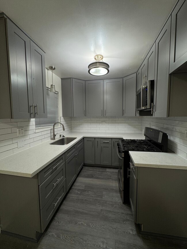 Building Photo - 293 W Artesia St Unit 293 W. Artesia St.