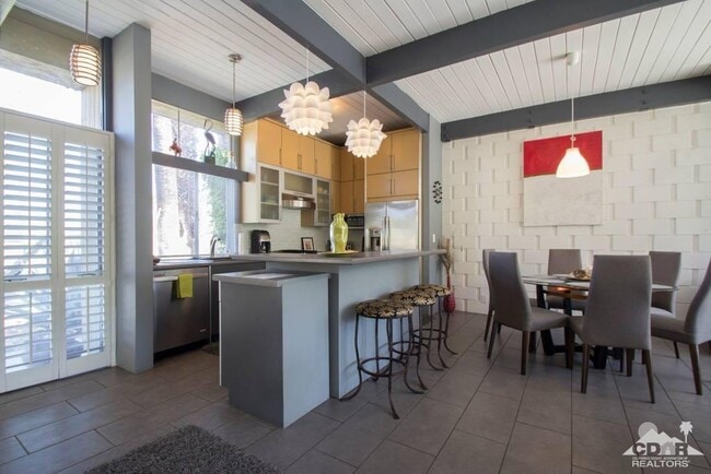 Photo - 261 Sandpiper St