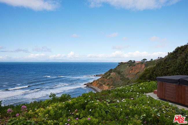 Photo - 1115 Palos Verdes Dr W