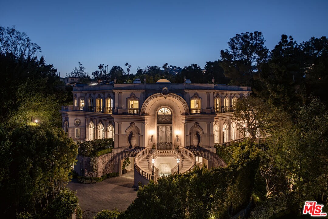 1091 Laurel Way House - Houses for Rent - Beverly Hills, CA