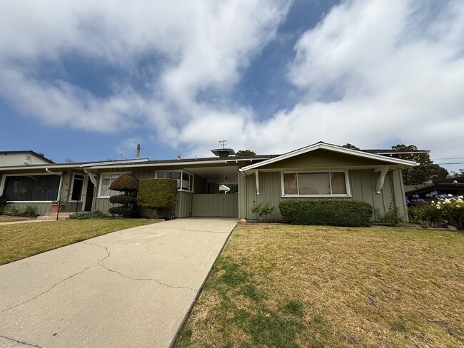 1950's Ranch Style Home Above Ventura College - 1950's Ranch Style Home Above Ventura College