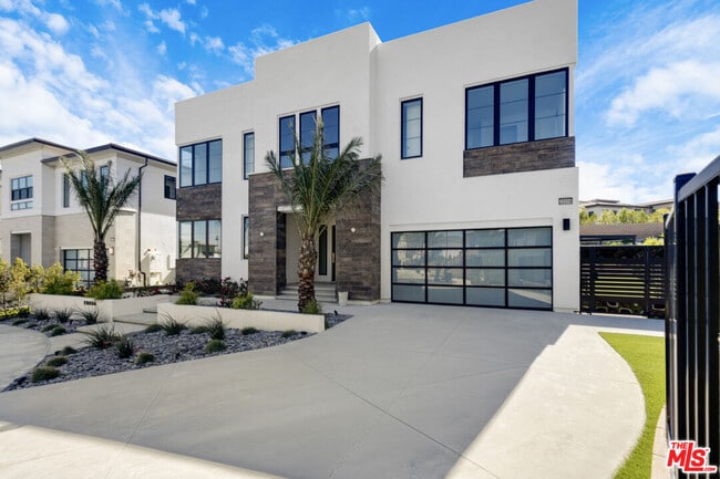 Photo - 20056 Mersey Ln