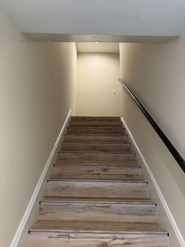 Photo - 4433 3/4 Towne Ave