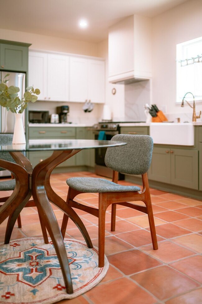 Photo - Contemporary New home in Monrovia