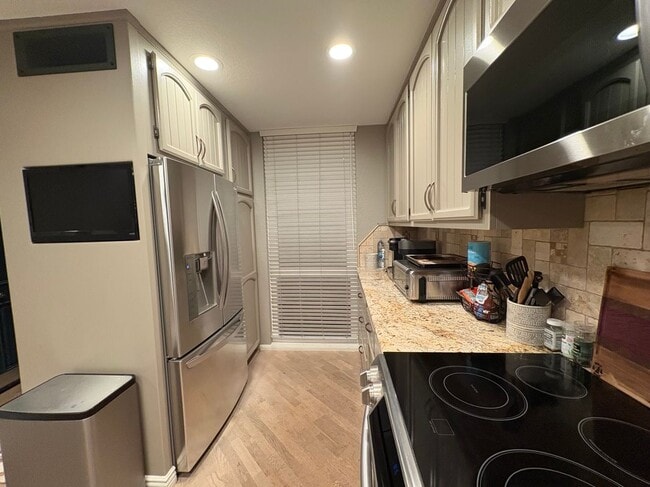 Photo - 16548 Harbour Ln