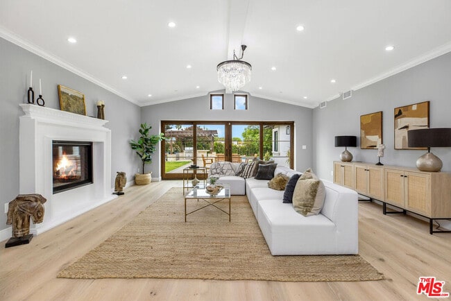 Photo - 6888 Alta Vista Dr House