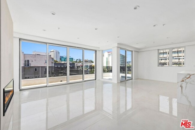 Building Photo - 1414 S Beverly Dr Unit 402