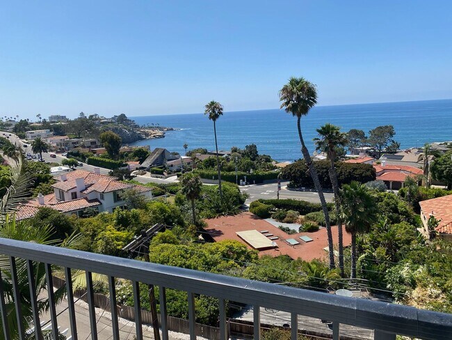 Photo - Gorgeous luxury flat with ocean view in La Jolla. Gustavo Lopez