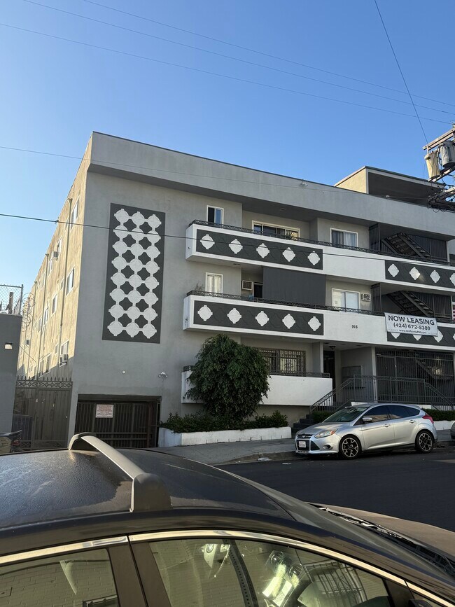 Photo - 916 Carondelet Apartments