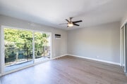 1BR, 1BA - 727SF - Bedroom - 909 Palm Ave