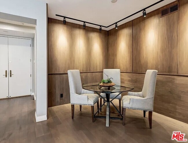 Photo - 930 N Doheny Dr Unit 317