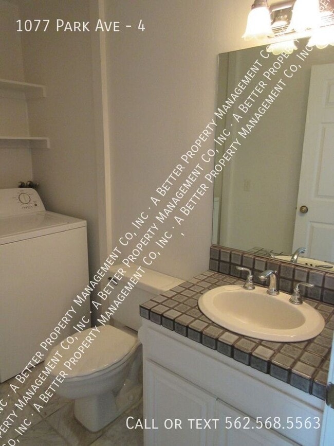 Photo - 1077 Park Ave
