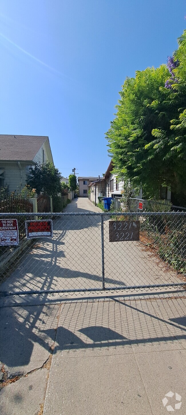 Building Photo - 3221 1/2 Andrita St Unit 3221 1/2 Rental
