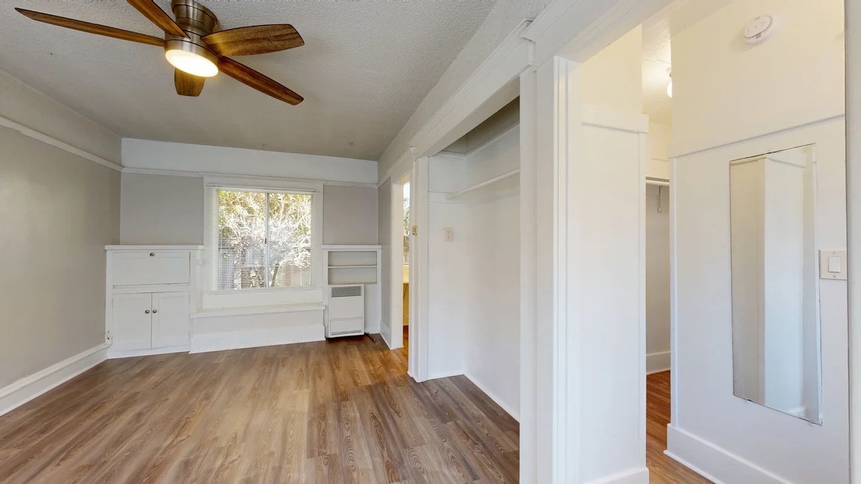 3D Tour - 4016 S. Pacific Ave. Apartments