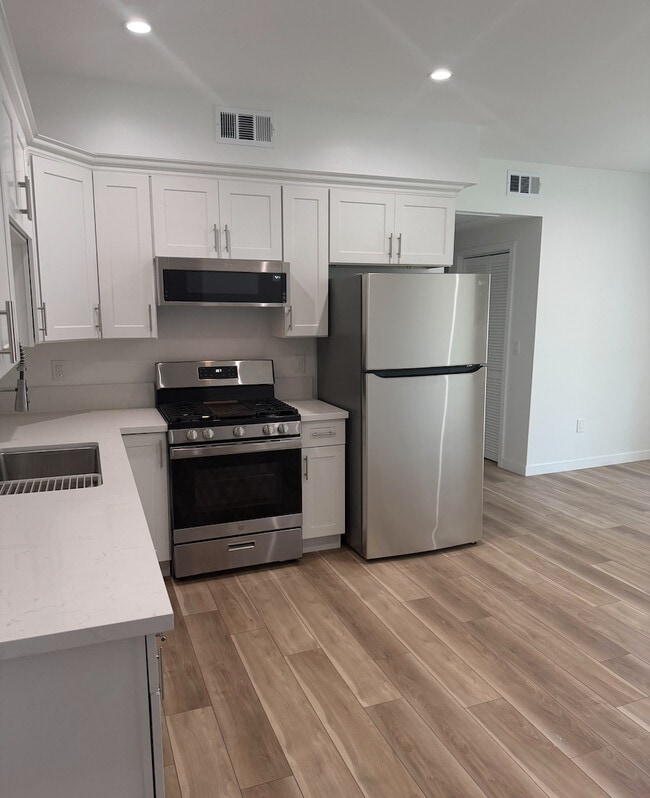 Kitchen-1 - 10934 Peach Grove St