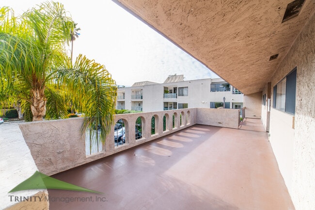 Photo - 2564 Navarra Dr