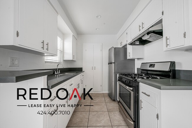 Photo - 1439 S Point View St