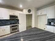 Photo - 19303 Cohasset St