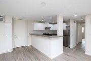 Kitchen bar 2BR 2 BA2 - 932 Maltman Ave.