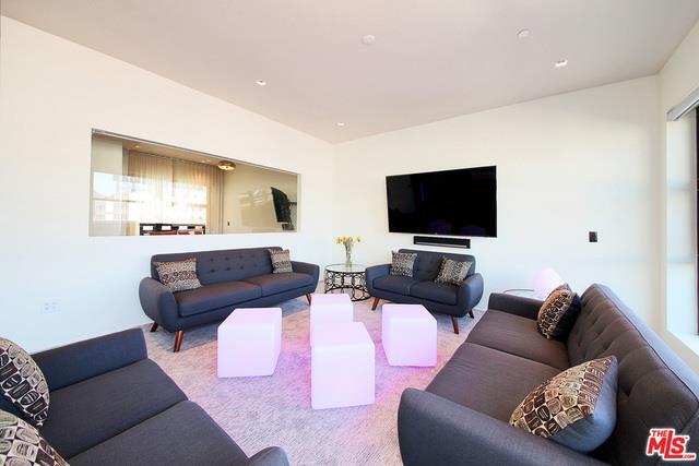 Photo - 1645n Vine St Unit 908