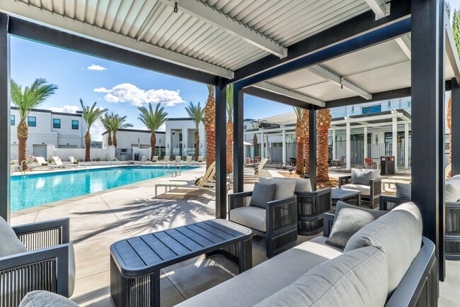 The Standard Redlands - The Standard Redlands Apartments